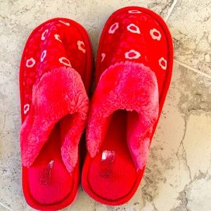 Winter women slippers fit size 6.5-7 brand new